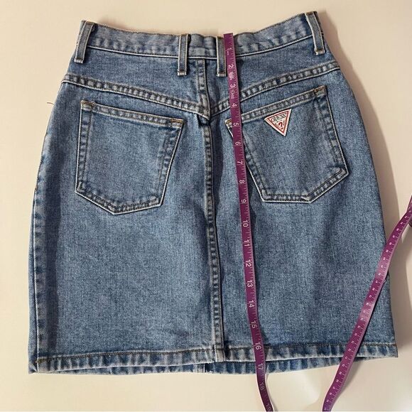 Vintage Guess Medium Wash Blue Denim Mini Skirt Size 28 26" Waist EUC - Picture 6 of 13
